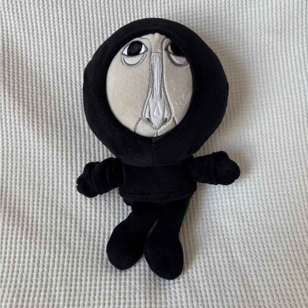 The Intruder 2.0 Makeship Plushie Mandela Catalogue Limited SOLD OUT 914
